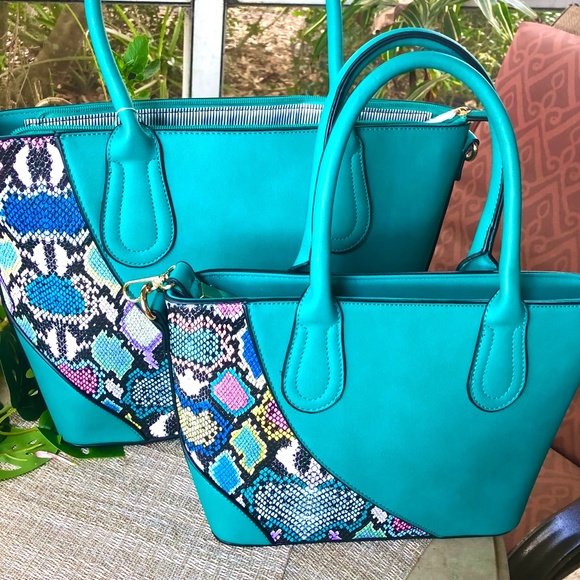 Handbags - EXQUISITE TEAL BLUE W/MULTI COLOR SNAKESKIN ACCENT HANDBAG 💕2 PC SET New w/Tags